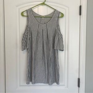 Max Studio Women’s Blue & White Striped Cold Shoulder Top Size Medium